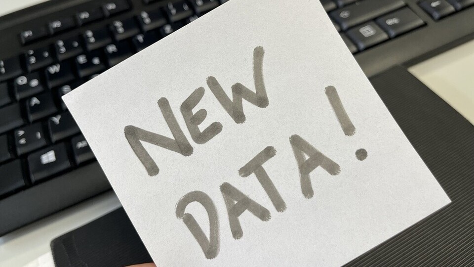 Notizzettel auf dem "New Data" steht