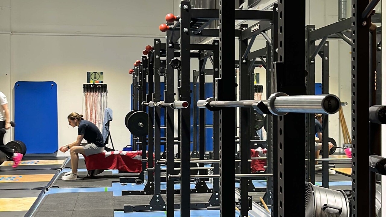 Langhantelstationen im 55 CrossGym Studio