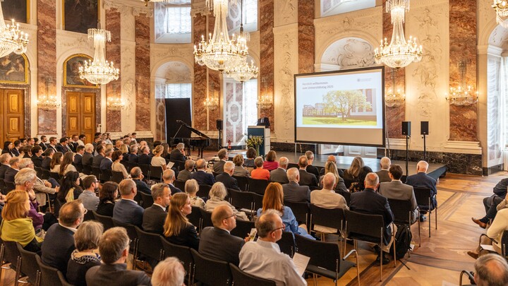 Gäste im Rittersaal an der Univeritätstag