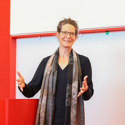 Foto of Prof. Dr. Frauke Kreuter, initiator of IPSDS