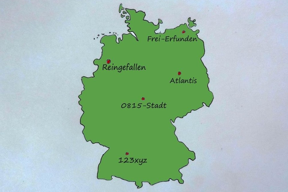 Darstellung von Deutschland mit fünf Standortmarkierungen und Fantasiebezeichnungen für Städte, wie "Reingefallen" oder "Atlantis"