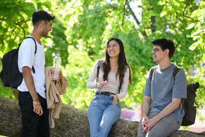 Campusleben, Studierende am Mensawiese, Studierende