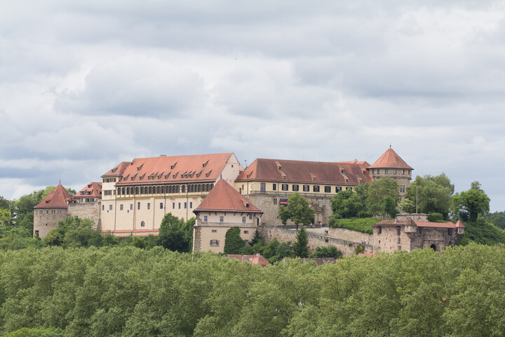 Tübinger Campus auf einem Hügel