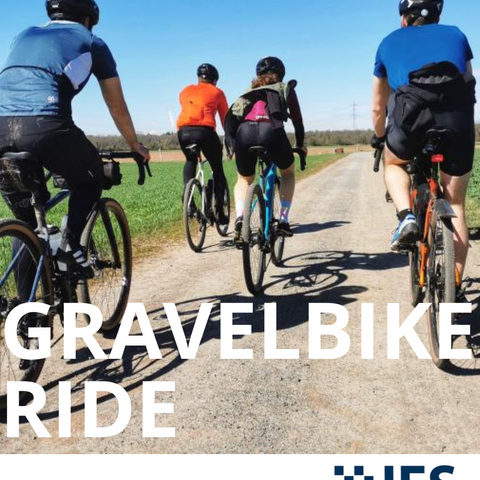 Three cyclists driving through a path. As a reminder for the gravelbike ride.