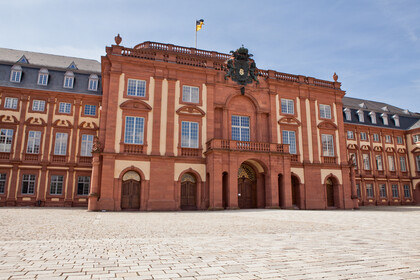 Schloss Front