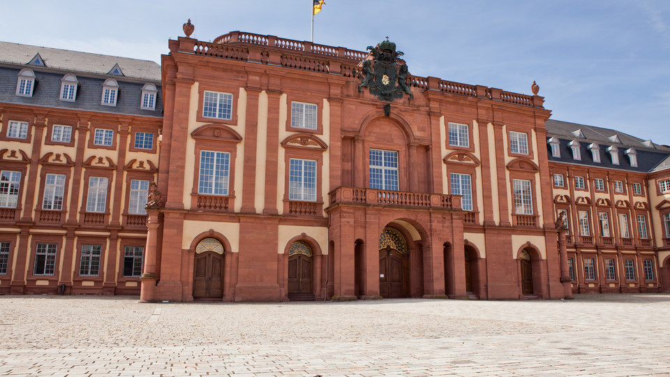 Schloss Front Schloss Front