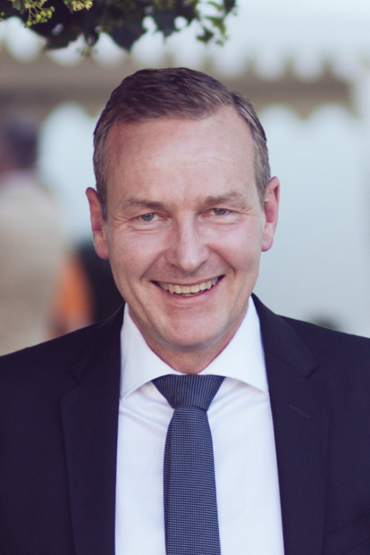 Porträtfoto von Prof. Dr. Hans Peter Grüner