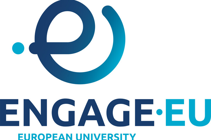 Logo von Engage.EU. Blaue Schrift mit den Worten "Engage.EU, european university"auf weißem Hintergrund