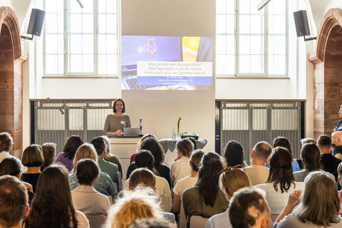 Aufnahme in den Katakomben am Tag der Lehre 2026