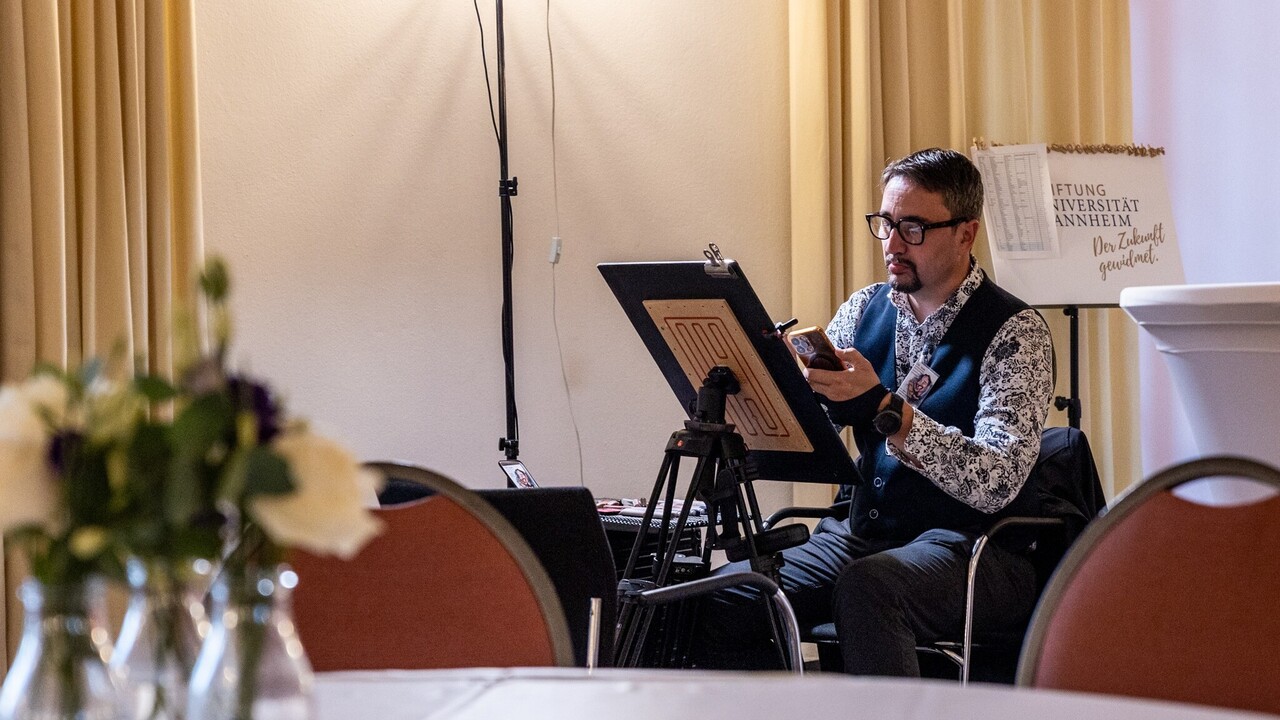 Schnellzeichner Cris Istrate