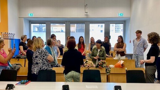 Mitarbeitergruppe vom Romanischen Seminar während der Seminarkonferenz im Hörsaa