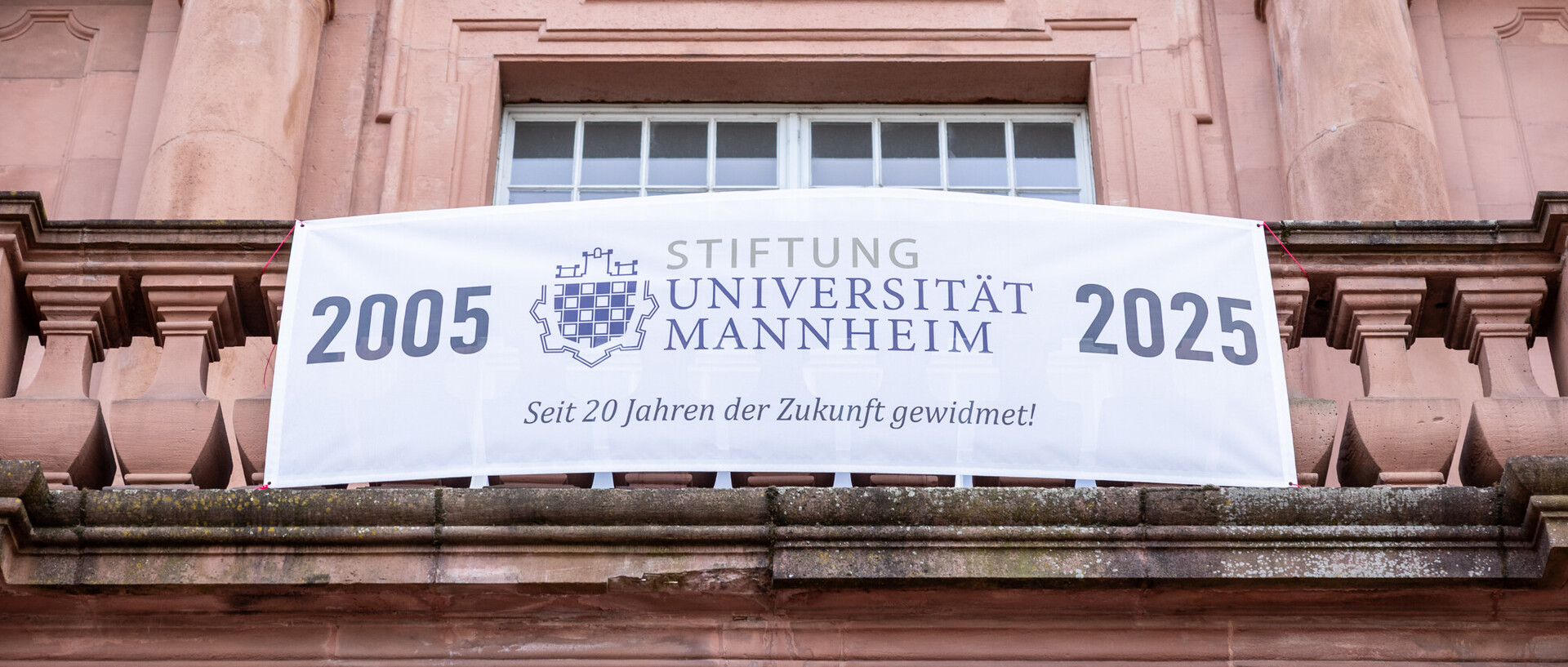 20Jahre Stiftung Banner am Schloss 