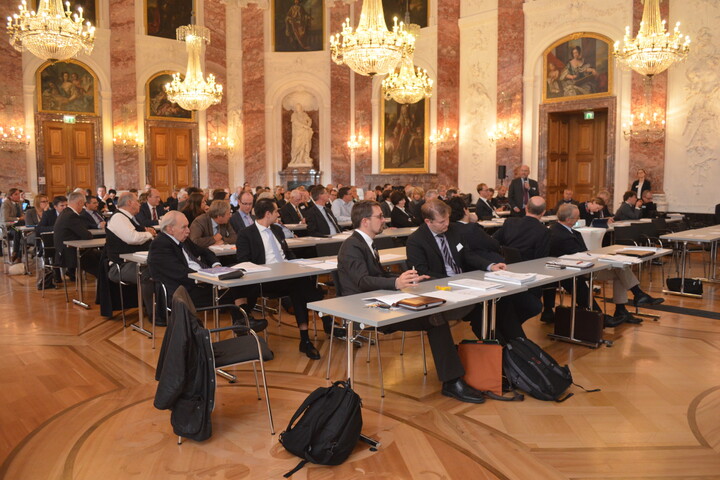 Bild der Mannheimer Tagung zum Binnenschiffahrtsrecht