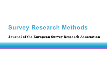 Logo von Survey Research Methods. Blaue Schrift auf weißem Grund