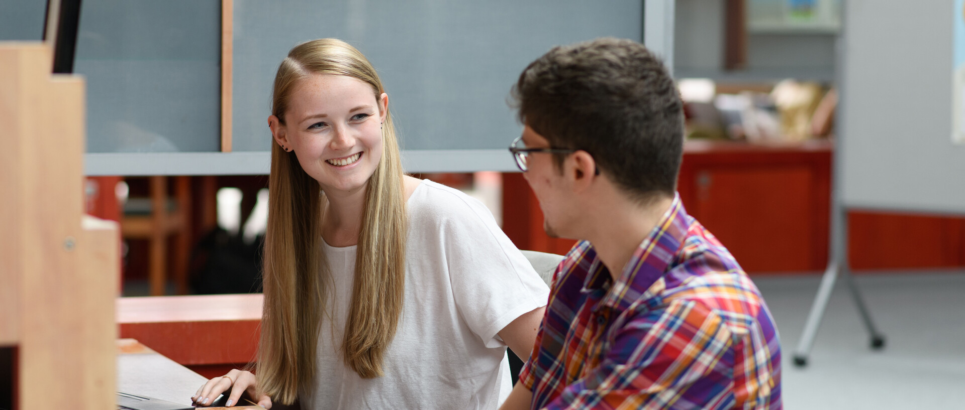 Studierende in der A3-Bibliothek