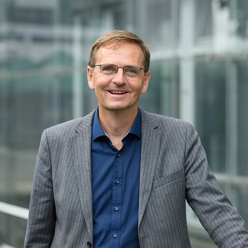 Prof. Dr. Oliver Dickh&auml;user