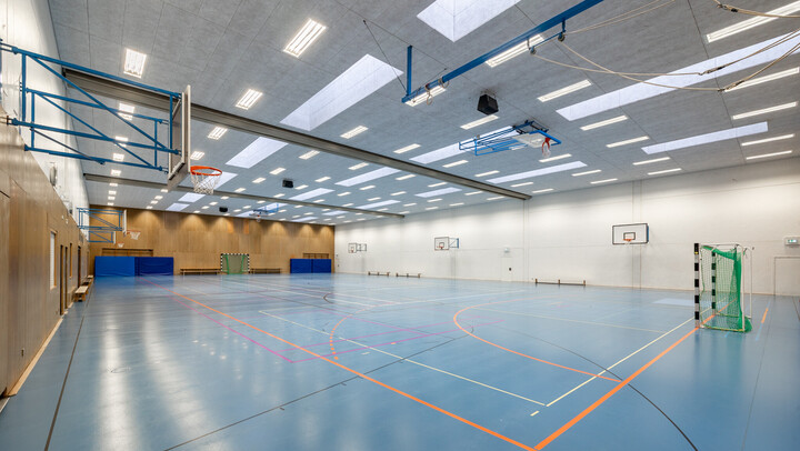 Innenansicht einer 3-Feld Sporthalle