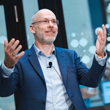 Dr. Christoph Ernst