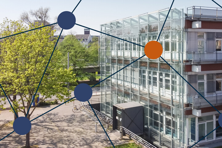 Foto des Gebäudes A5 der Uni Mannheim mit darübergelegtem Netzwerk aus blauen und einem orangenem Punkt.