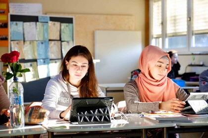 Schülerinnen der Theodor-Frey-Schule im Unterricht