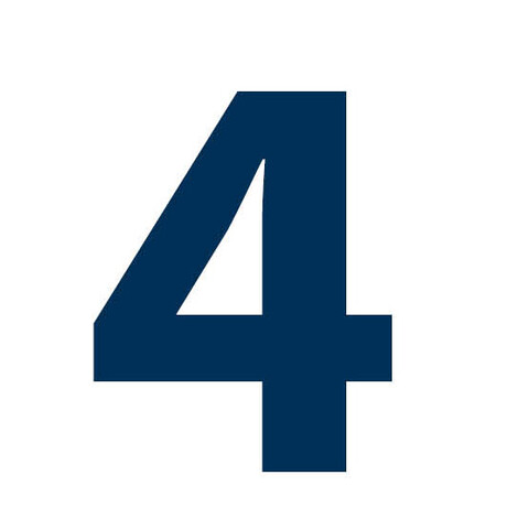 Auf weißem Hintergrund ist in blau die Zahl "Vier" zu sehen.