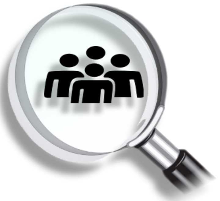 Eine Lupe zeigt vier Menschen in Clipart