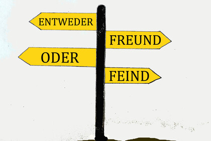 Ein Wegweiser mit 4 gelben Wegpfeilen, die von oben nach unten abwechselnd nach links oder rechts zeigen und die Schriftzüge "Entweder", "Freund", "Oder" und "Feind" tragen.