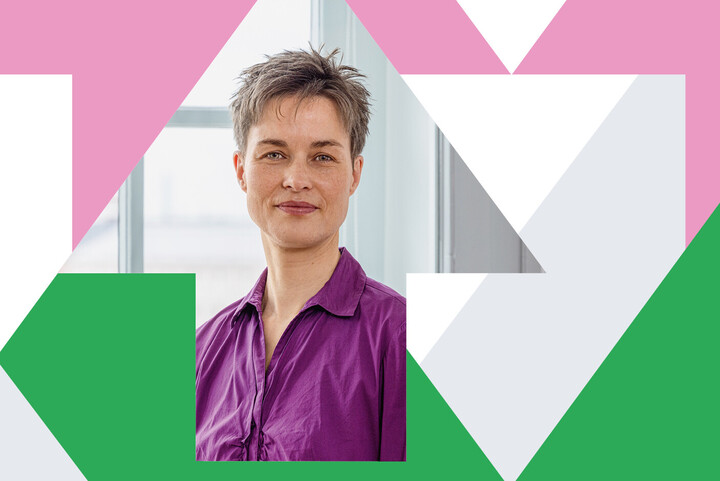 Porträtfoto von Dr. Bettina Müller in einem Pfeil, das umgeben von bunten Pfeilen ist.