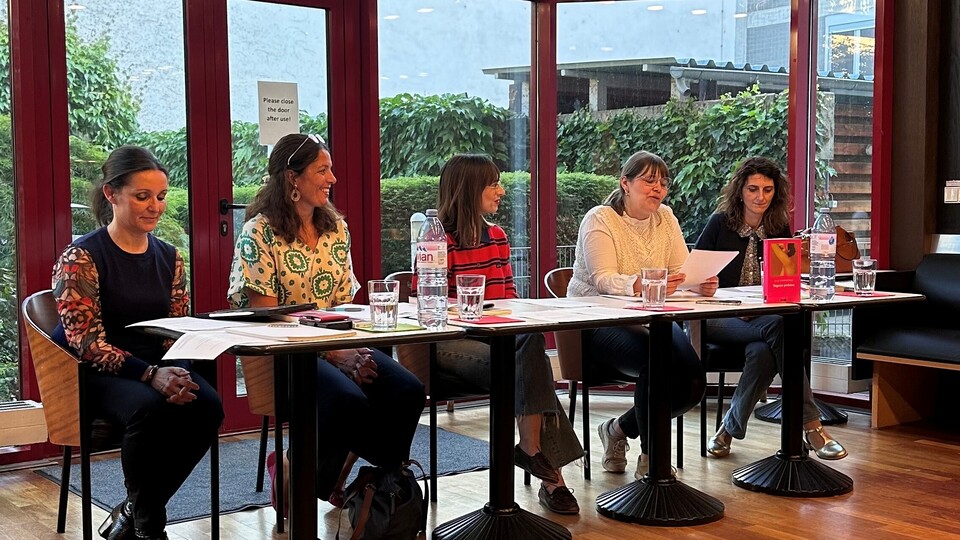 Mitarbeiterinnen des Romanischen Seminars, Abteilung Italianistik bei der Lesung von Olga Olga Campofreda