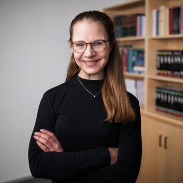 Dr. Laura Montenbruck