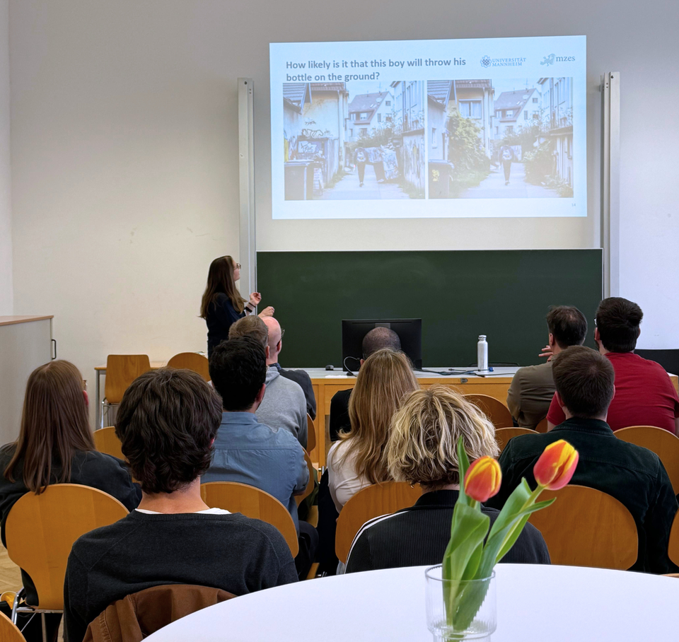Foto des Hörsaals bei Academic Speed Dating während eines Keynote Vortrags