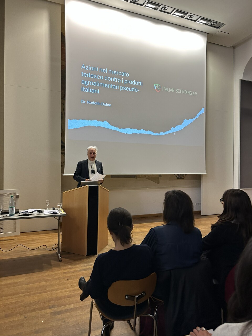 Dr. Rodolfo Dolce beim Vortrag zum Italian Sounding