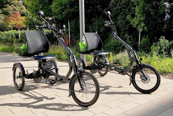 Zwei Elektro-Dreiräder der Universität Mannheim