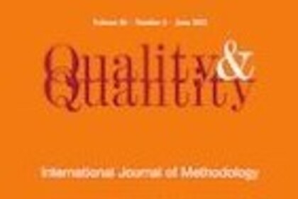 Logo von Quality and Quantity. Rote Schrift auf orangem Grund