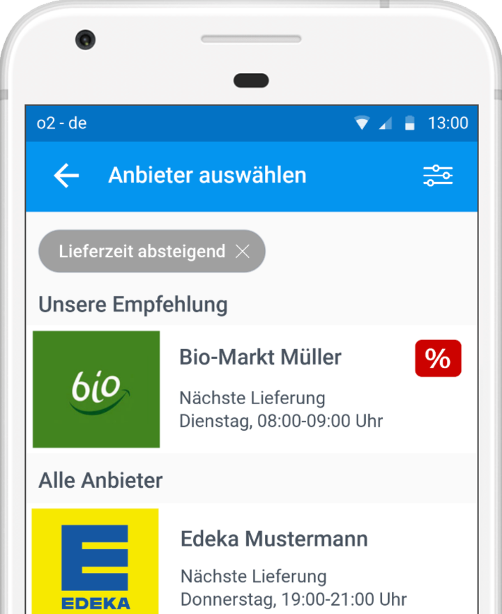 Ein Smartphone auf dem eine App geöffnet ist, die verschiedene Anbieter mit Lieferzeiten anzeigt. 