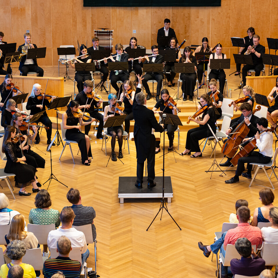 Musikerinnen und Musiker während des Konzerts