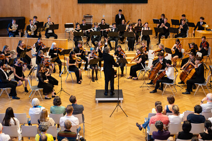 Musikerinnen und Musiker während des Konzerts