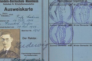 Ausweiskarte der "Handels-Hochschule Mannheim" von Fritz Corterier mit einem schwarz-weißen Passbild.  