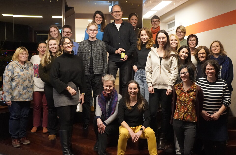 Gruppenbild Mitarbeiter*innen des Romanisches Seminars während der Weihnachtsfeier