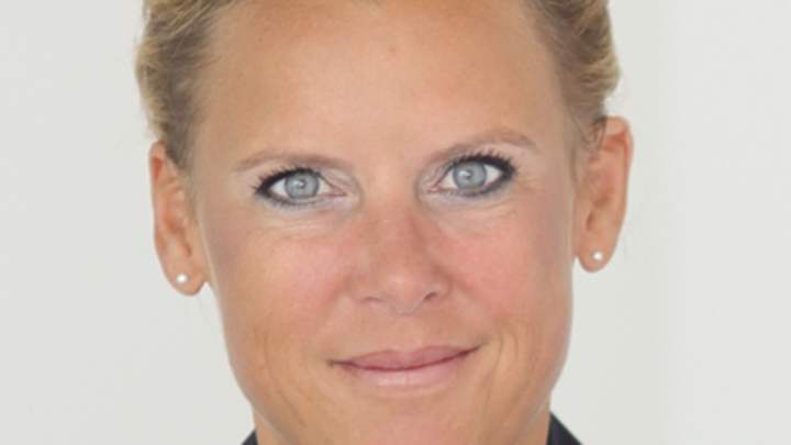 Porträtbild von Professorin Beatrice Rammstedt. Sie trägt ein schwarzes Oberteil.