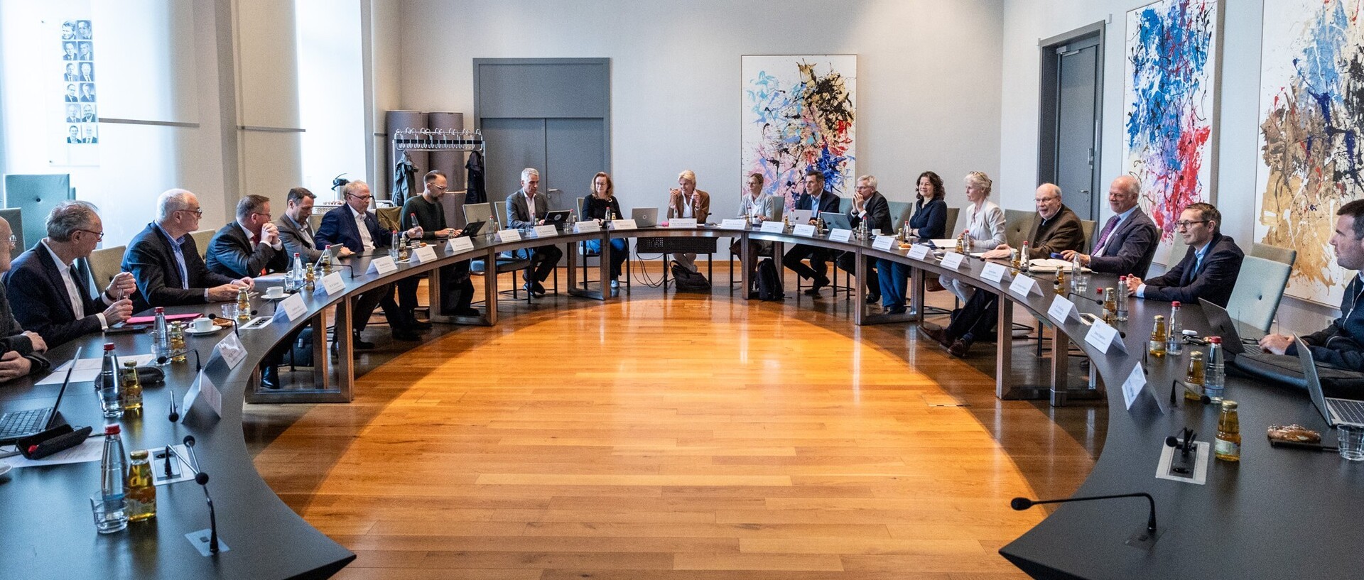 Sitzung Kuratorium Stiftung Mitglieder 