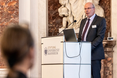 Herr Dr. Zimmermann am Rednerpult